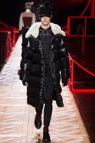 Look 10